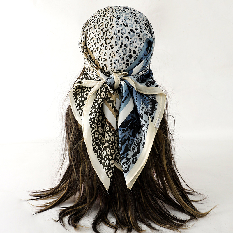 Luxe Zijden Sjaal Dikke Kat Vi - Silk Scarf Square recensie en prijs